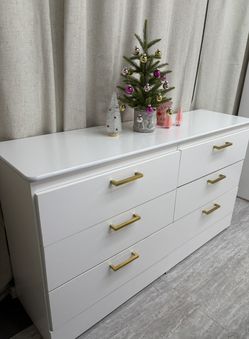 Beautiful White 6 Drawer Dresser For Sale🎄