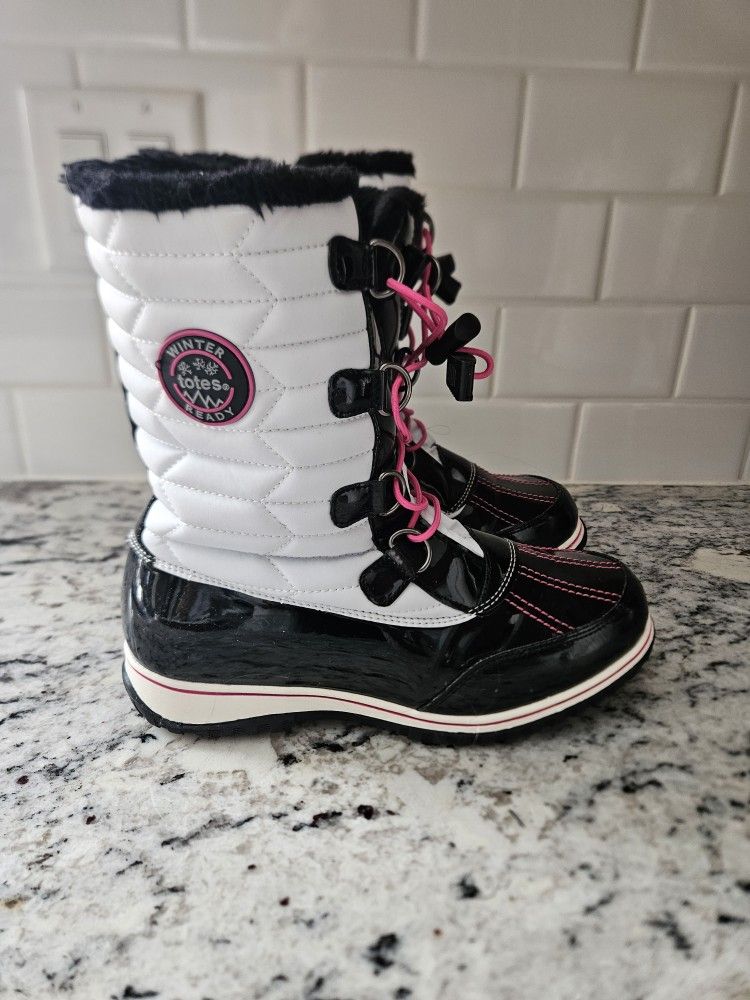 Girls Size 5 Totes Winter Ready Snow Boots NEW cond. Wore 1x