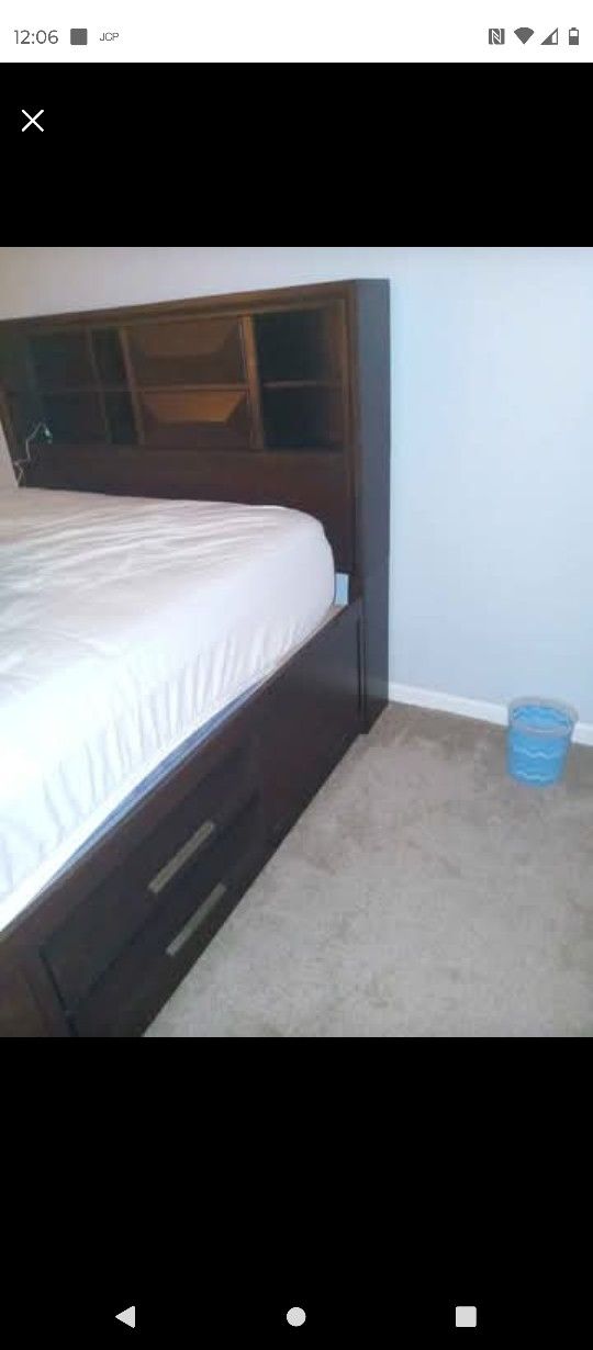 Queen Size Wooden Bed