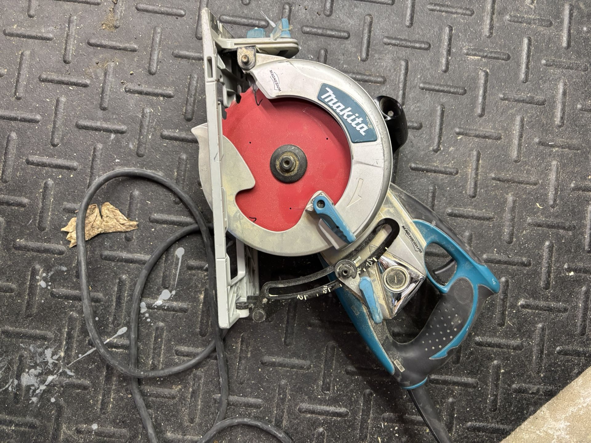 Makita Wormdrive Circular Saw
