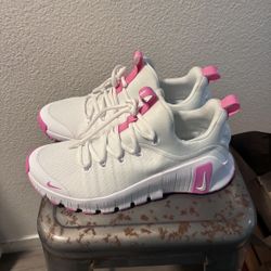 Nike Free Metcon 6(white and pink)