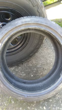 Falken 225/40ZR18 TIRE. ONLY ONE