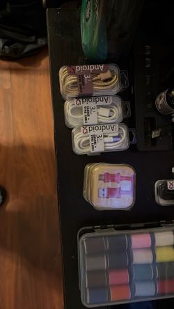 10 Android Chargers & 2 Aux Cords 