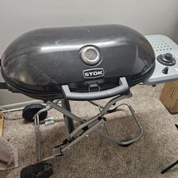 Portable Stok Grill For Camping In Good Condition