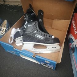 BAUER Hockey Skates 
