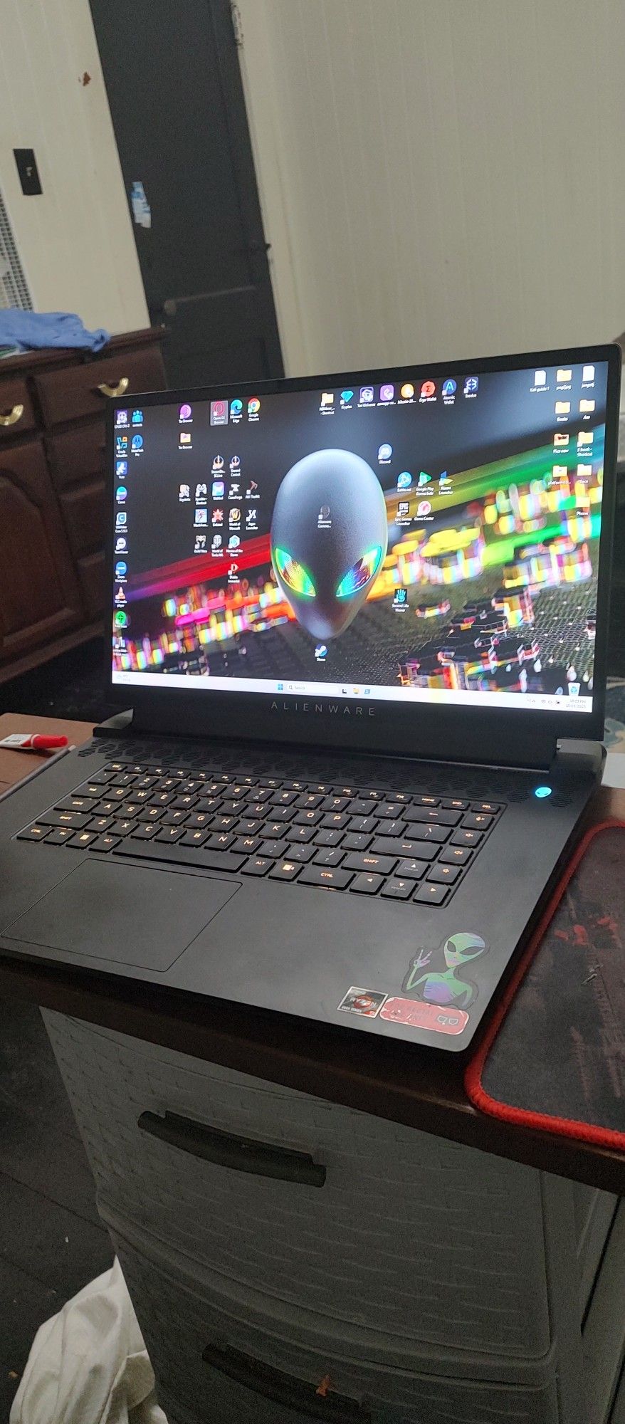 Alienware M17 R5 Ryzen 9  6900HX