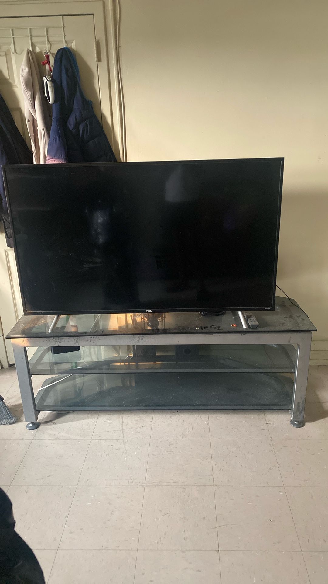 55 Inch Roku Tv And Glass Tv Stand