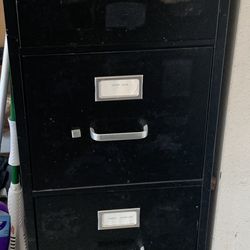 4 Drawer Standard File Cabinet - Free