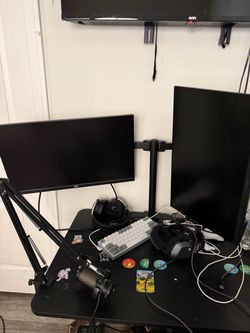 Dual Gaming Monitor Setup
