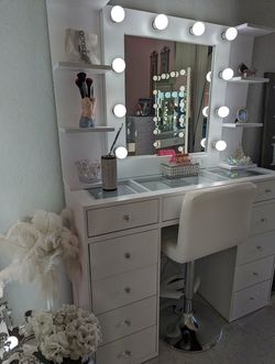 Beautiful brand new Vanity