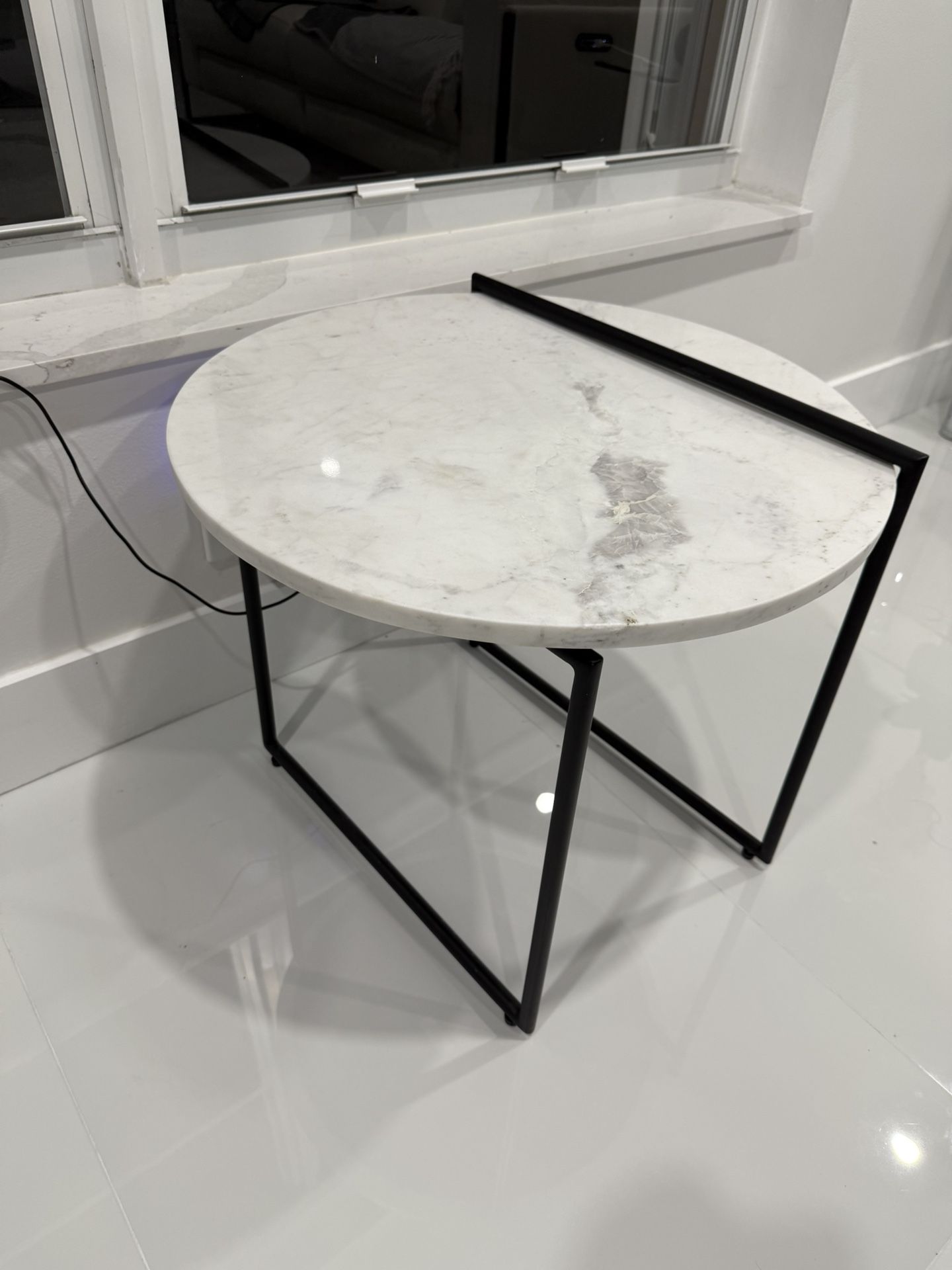 New Beautiful Modern White Marble End Table, diameter: 22.00 height: 19.00, Was $200 At City Furniture