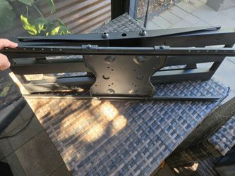 Full Motion TV Wall Mount Bracket