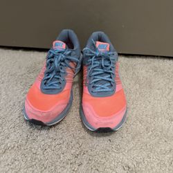 Nike Women’s Running Shoes – Size 9 – Worn Twice – Excellent Condition