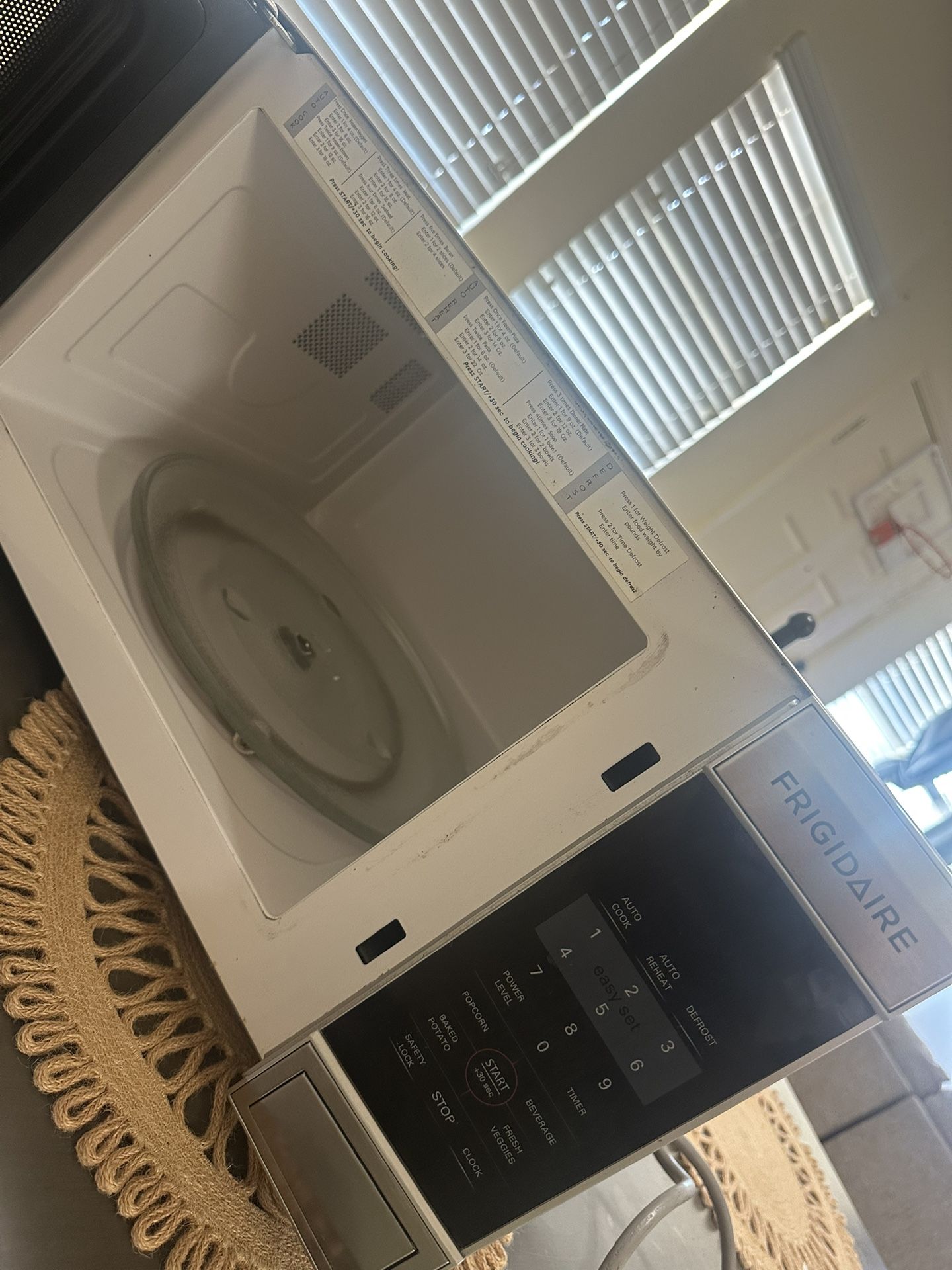 Frigidaire 1.1 Cu. Ft. Countertop Microwave