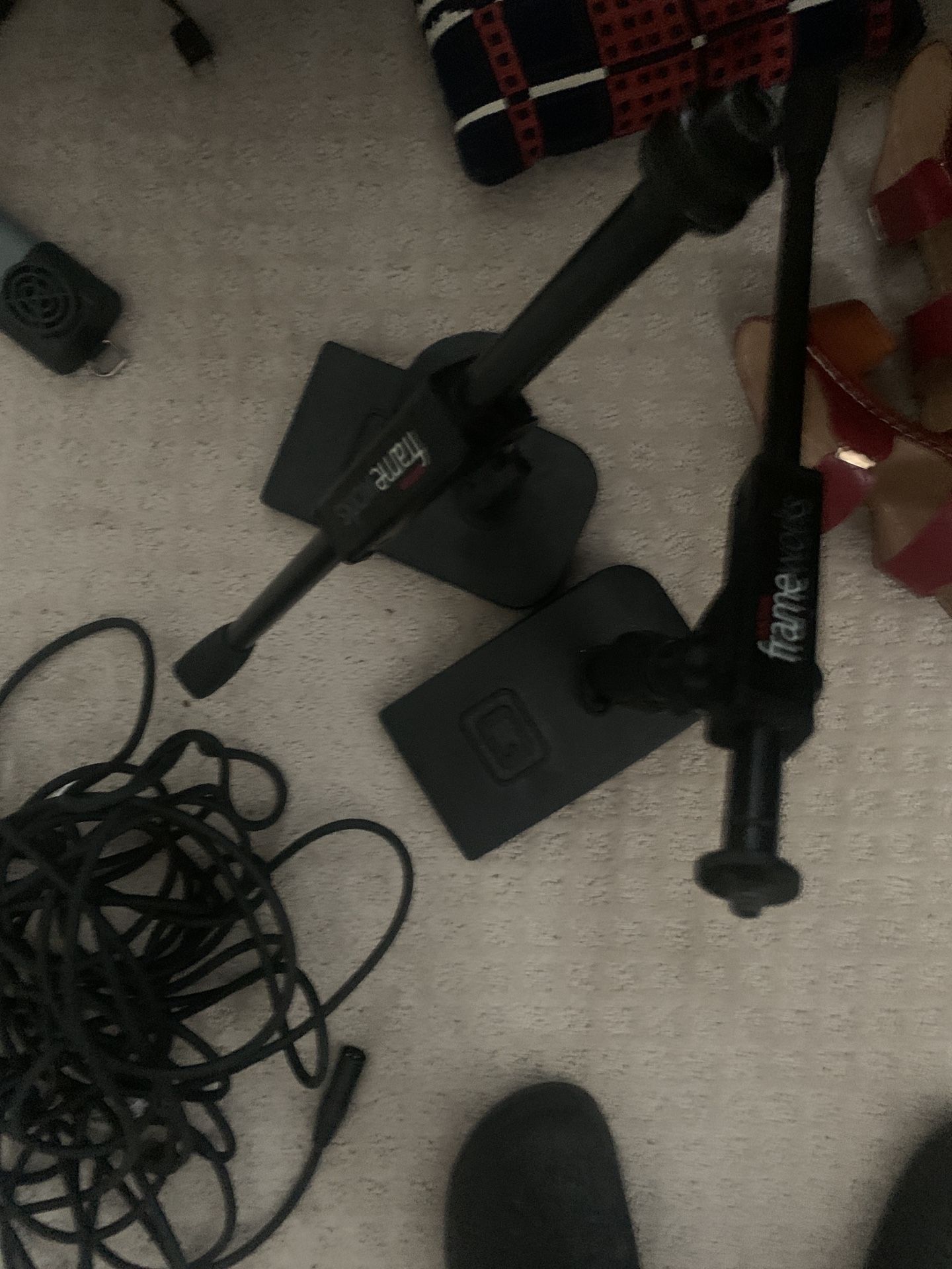 frame works microphone stands