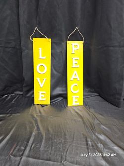 Rustic “LOVE” & “PEACE” Wooden Hanging Signs – Set of 2