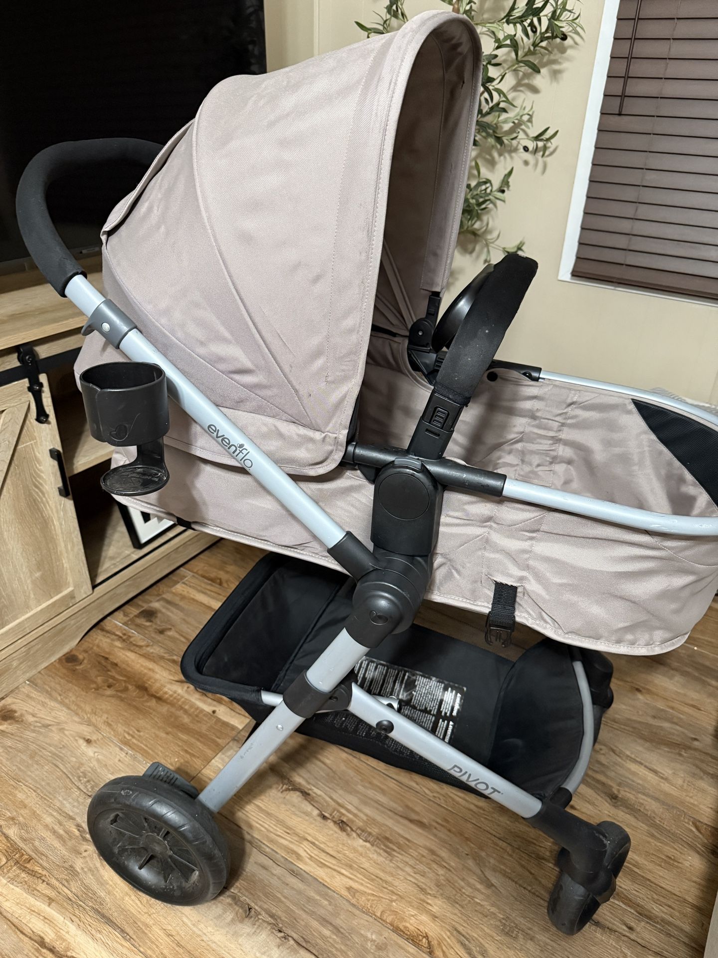 Evenflo Pivot Stroller 