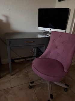 ****iMac & Complete Set up Desk with comfortable chair*****