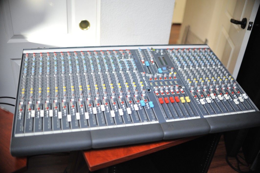 Allen & Heath Audio Mixer Gl2200