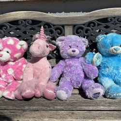Build A Bear Lot (17 Plushies)