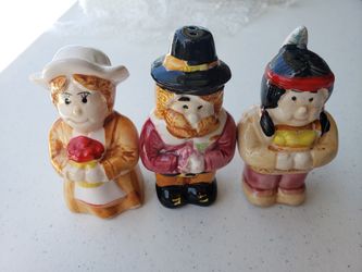 Pilgrim and Indian salt/pepper shakers
