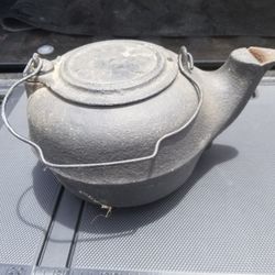 Vintage  Cast iron    Kettle with gate mark