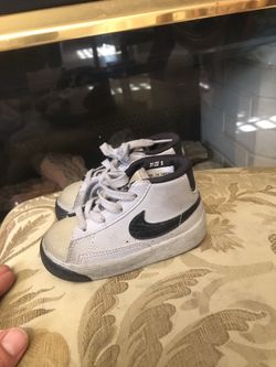 Kids Grey/Black Nike Blazer sz 5c