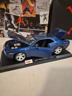Maisto 2006 Dodge Challenger concept