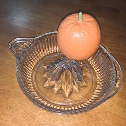 VINTAGE CLEAR GLASS CITRUS HAND JUICER HOBNAIL DETAIL - EASY POUR LIP - EXCELLENT CONDITION  SEE ALL PHOTOS
