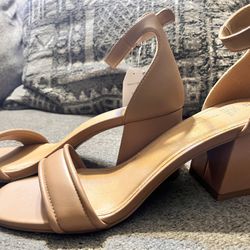 Woman Beige Sandal