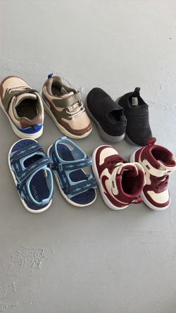 Toddler/walker shoes size 5