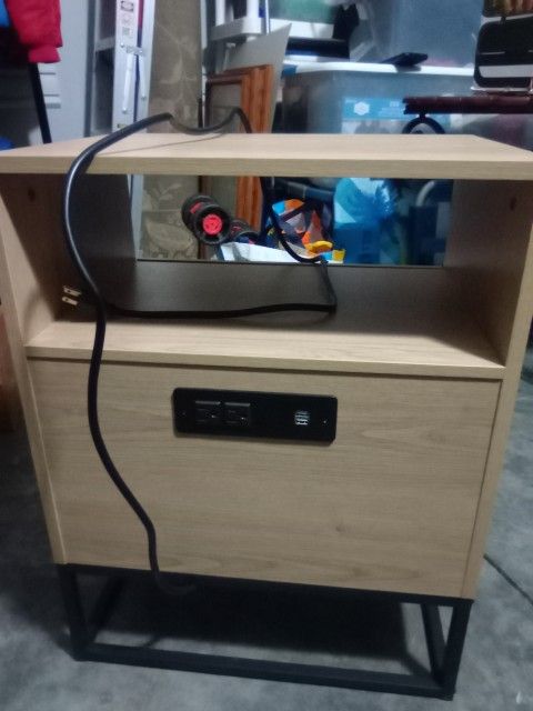 Night Stand With Drawer /USB Connection In Back
