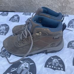 Women’s Hiking Boot Timberland Size 6.5. 