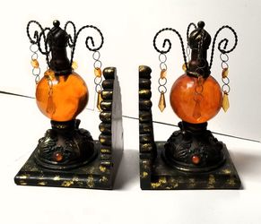 Vintage Victorian bookends 8.5" tall very good condition