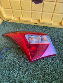 2017 Hyundai Elantra Hatchback Left/Driver Side Tail Light Part