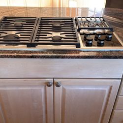 Wolf Gas Cooktop Includes  Downdraft Vent