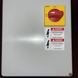 DISCONNECT SHUT OFF VYNCKIER enclosure LOVATO