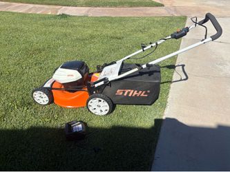 Stihl lawnmower Cordless Model RMA 460