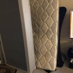Free twin Mattress 