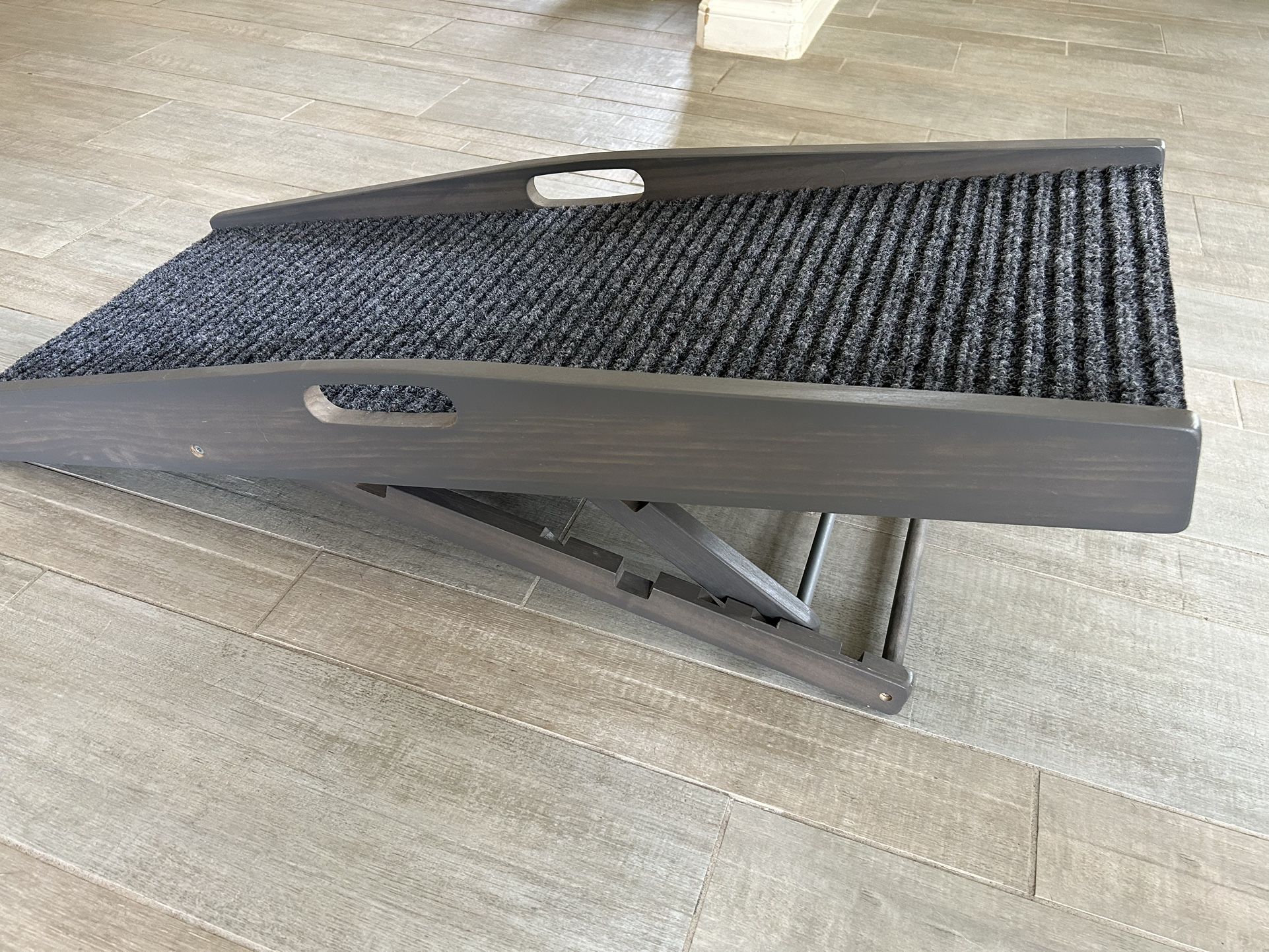 EveryYay Rise & Climb Indoor Pet Ramp gray modern carpeted