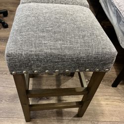  Bar Stools 