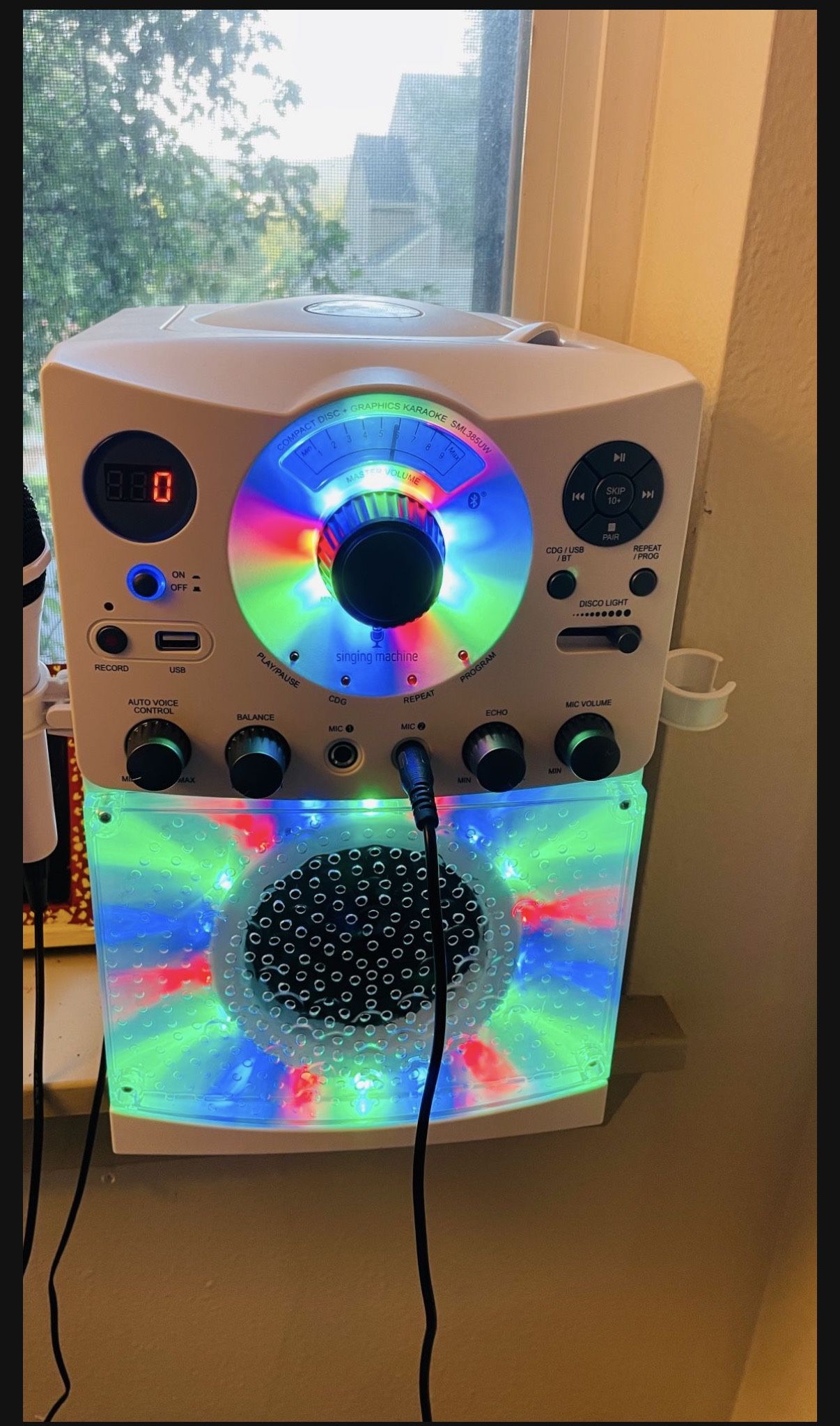 Kids Karaoke Machine ( Like New)
