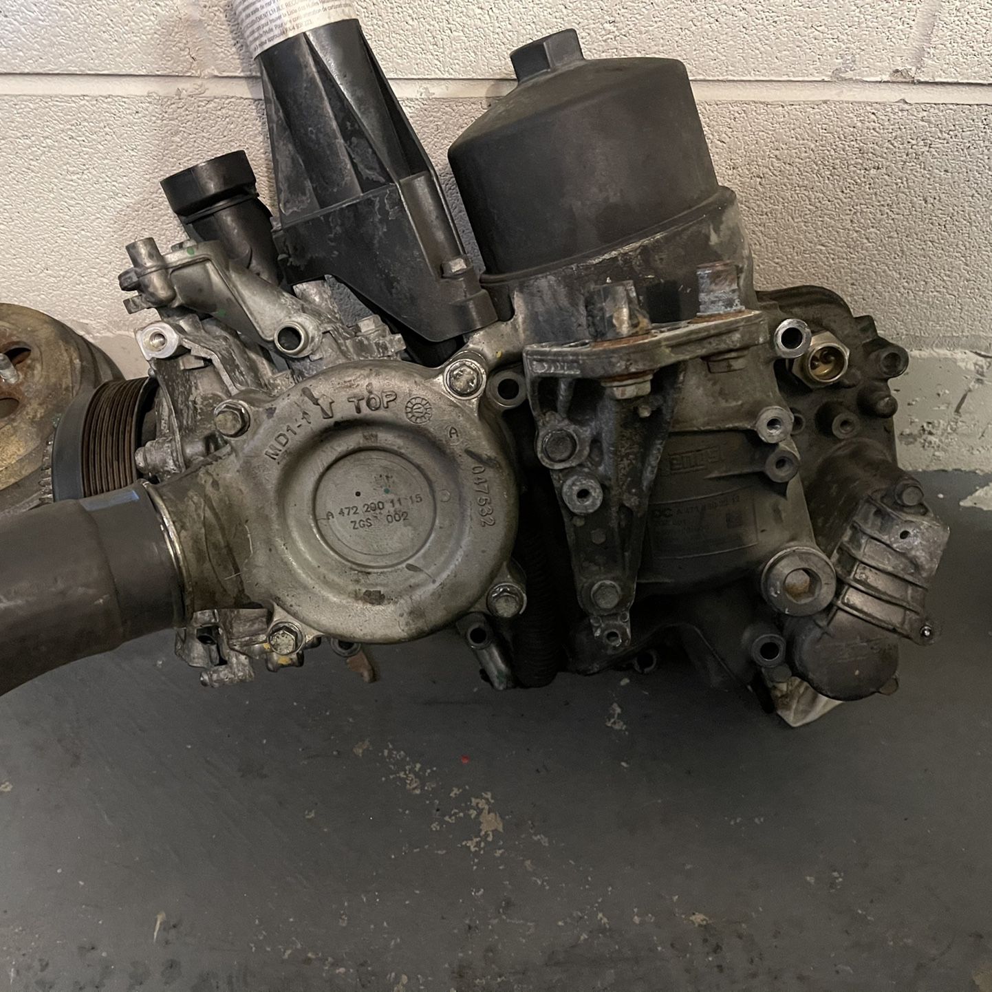 2018 Freightliner Cascadia DD15 Detroit Oil Filter Housing A4711802212
