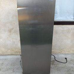 Refrigerator/Freezer 6.5 ft. Upright 