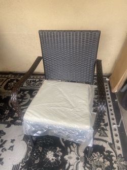 Outdoor Wicker Patio Chair with Cushion