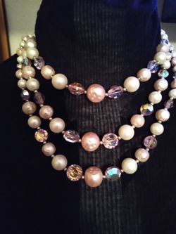 Mixed pink tone necklace