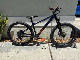 Mountain bike 27.5 (diamondback sync’r) frame (M)