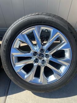 Toyota hylander limited 20-Inch Polished Alloy Wheel with Goodyear Tire