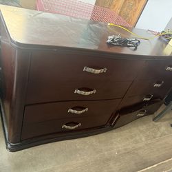 Dresser(wood)
