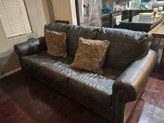 sofa set and end tables 500 takes it all